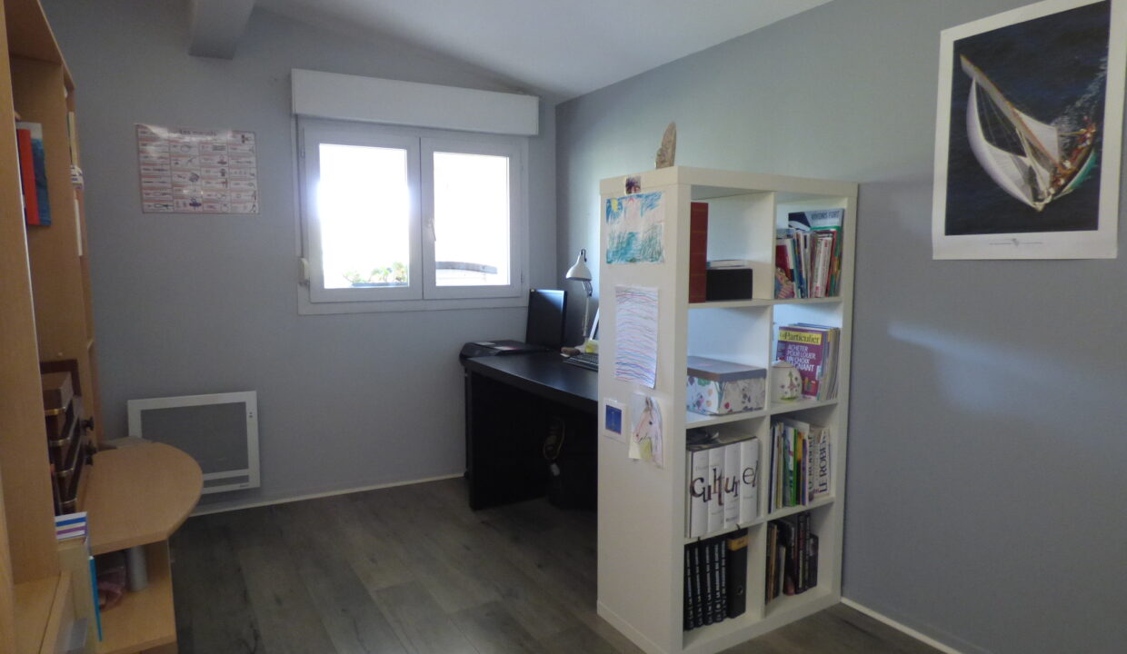 MARLEN IMMO Agence Immobiliere Cenon CHAMBRE BUREAU